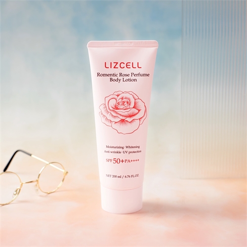 Dưỡng thể nước hoa Lizcell Romentic Rose Perfume Body Lotion 200ml của Hàn Quốc